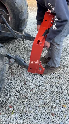 A need if you live on a farm and have multiple things you use on the daily #quickhitch #farmlife #farm #tractor 