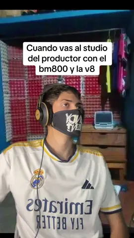 Cuando vas a grabar donde el productor que tiene el microfono bm800😂 #greenscreen #humor #producer #cantante #bm800 
