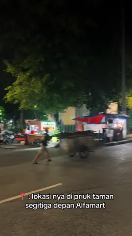 Buruan cobaiin makanan viral dan enak , apa lagi untuk dimsum goreng keju dan mochi nya bikin nagih 🤪 #CapCut #vira #kuliner 