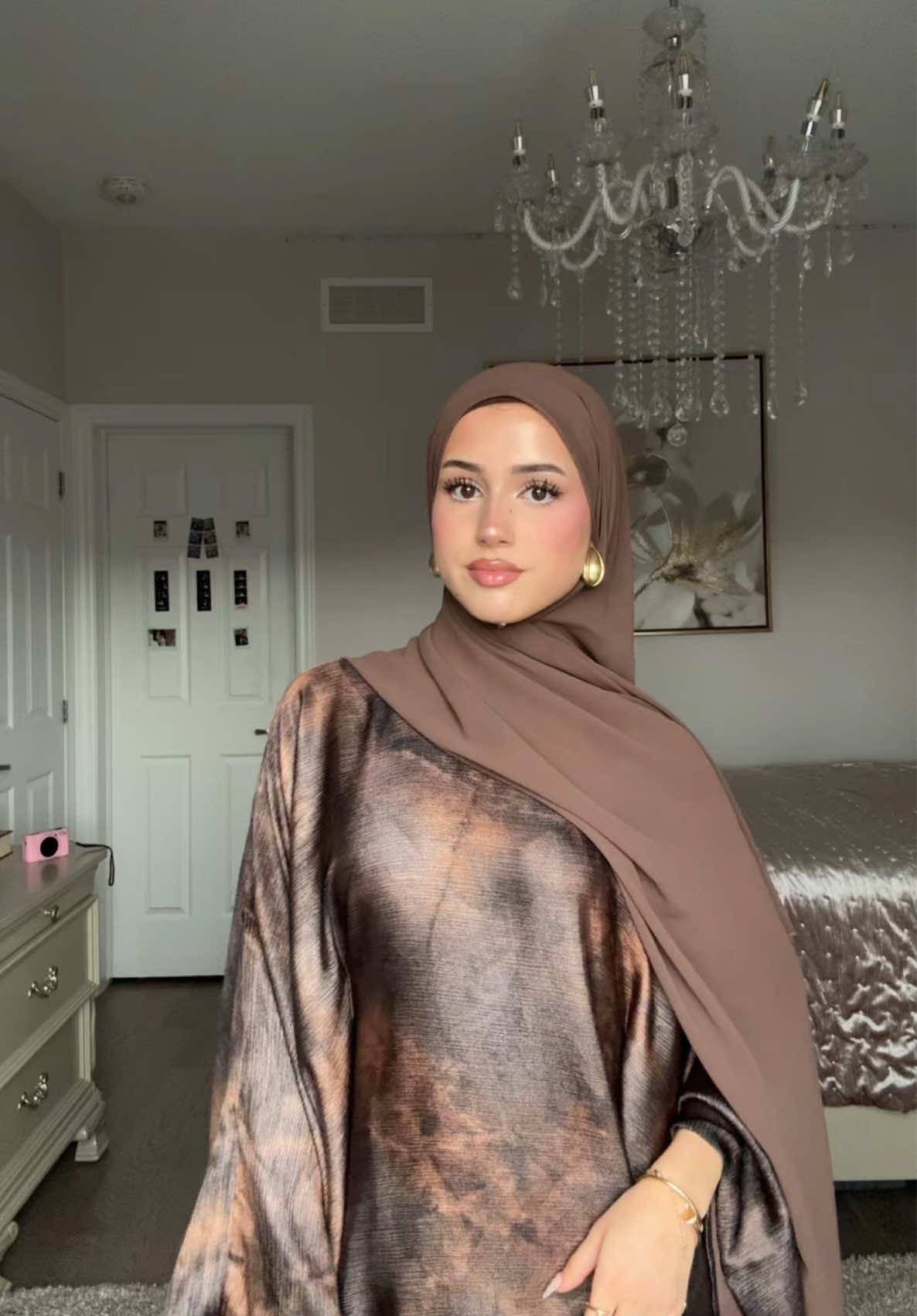 Loving this hijab style 🙈 abaya - @huesofhaya | luxury abaya wear 