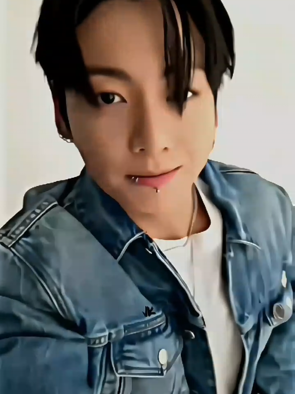 God is coming to us pack @mnijungkook of image with @Calvin Klein 🫣 #jungkook #jeonjungkook #btsedit #fyp #calvinklein 