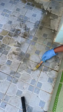 KERAK MEMBANDEL ‼️ gak bisa bunda bersihkan pakai cara yang biasa 😒 perlu yang terkhusus untuk membersihkan Dan menghempaskan noda kerak seperti ini ☺️ tenang bun tenang 😉 nihh pakai yang sama aku gunakan saja 😘 gemi clean bikin satsett bersihkan dan menghilangkan noda kerak menahun nya 💕 #pembersihserbaguna #pembersihtoilet #pembersihkamarmandi #gemiclean #pembersihkerak 