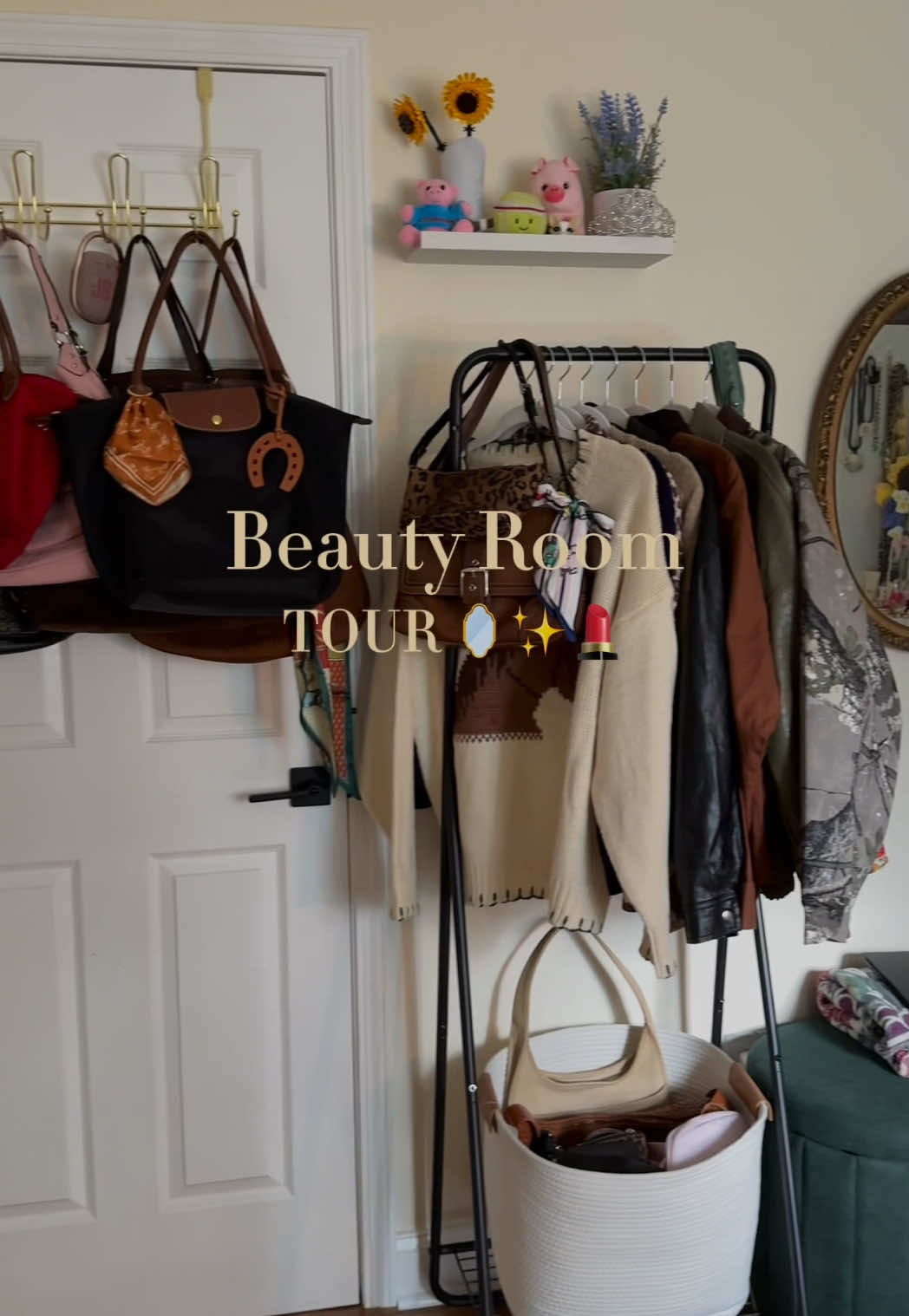 Every girl wants a beauty room 🥹🥂👛✨💄 #fypシ #paratii #beauty #beautyroom #makeup 