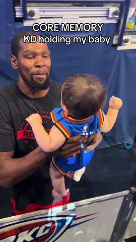 KD holding my baby was not on my 2025 Bingo Card #openingnight #kevindurant #okc #okcthunderbasketball #rockets 