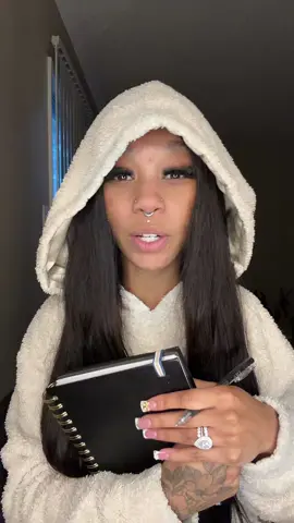 That makeup tutorial is being edited as we speak #workaholic #fyp #fypシ 