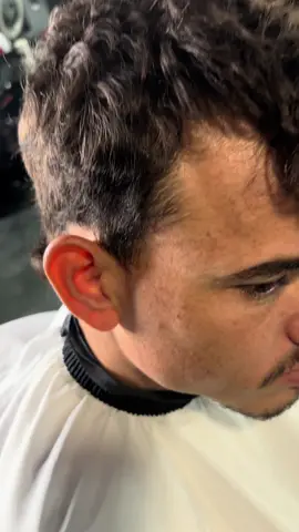 Jajajajajajajajajajajjaa  le quedan más o menos unos 3cortes antes de 💡 jajajajaja #fup #cabello #hairstyle #men #barberosdelmundo 