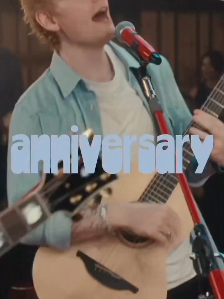 Un pequeño adelanto de lo que será la nueva versión de “Hips Don’t Lie” el éxito de @shakira 20 años después, pero ahora al lado de @edsheeran  y @beele💃🏽🇨🇴 Todo como parte de una sesión exclusiva para Spotify Aniversary para celebrar los 20 y 30 años de sus álbumes ‘Oran Fixation’ y ‘Pies Descalzos’ 💿🤩