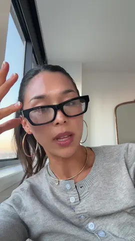 It truly seems like it just gets better and worse with no rhyme or reason which is what’s the most frustrating. Just wanted to share bc it’s helpful to me when other girls share their journey as well. Lmk if you guys have tips #acneproneskin #acnejourney #accutane #acnetips 