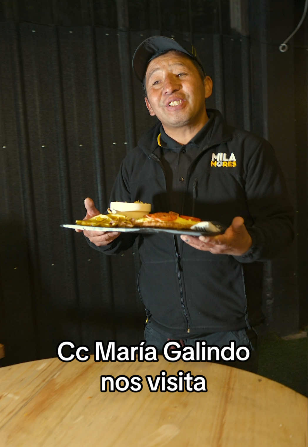Cc Maria Galindo visita Milamores. #Milanesa #Bolivia🇧🇴 #MariaGalindo #Humor CRÉDITOS: LOS CHOCLOS