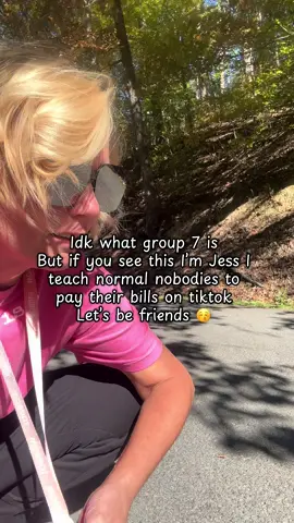 Group 7 🤷🏼‍♀️ 