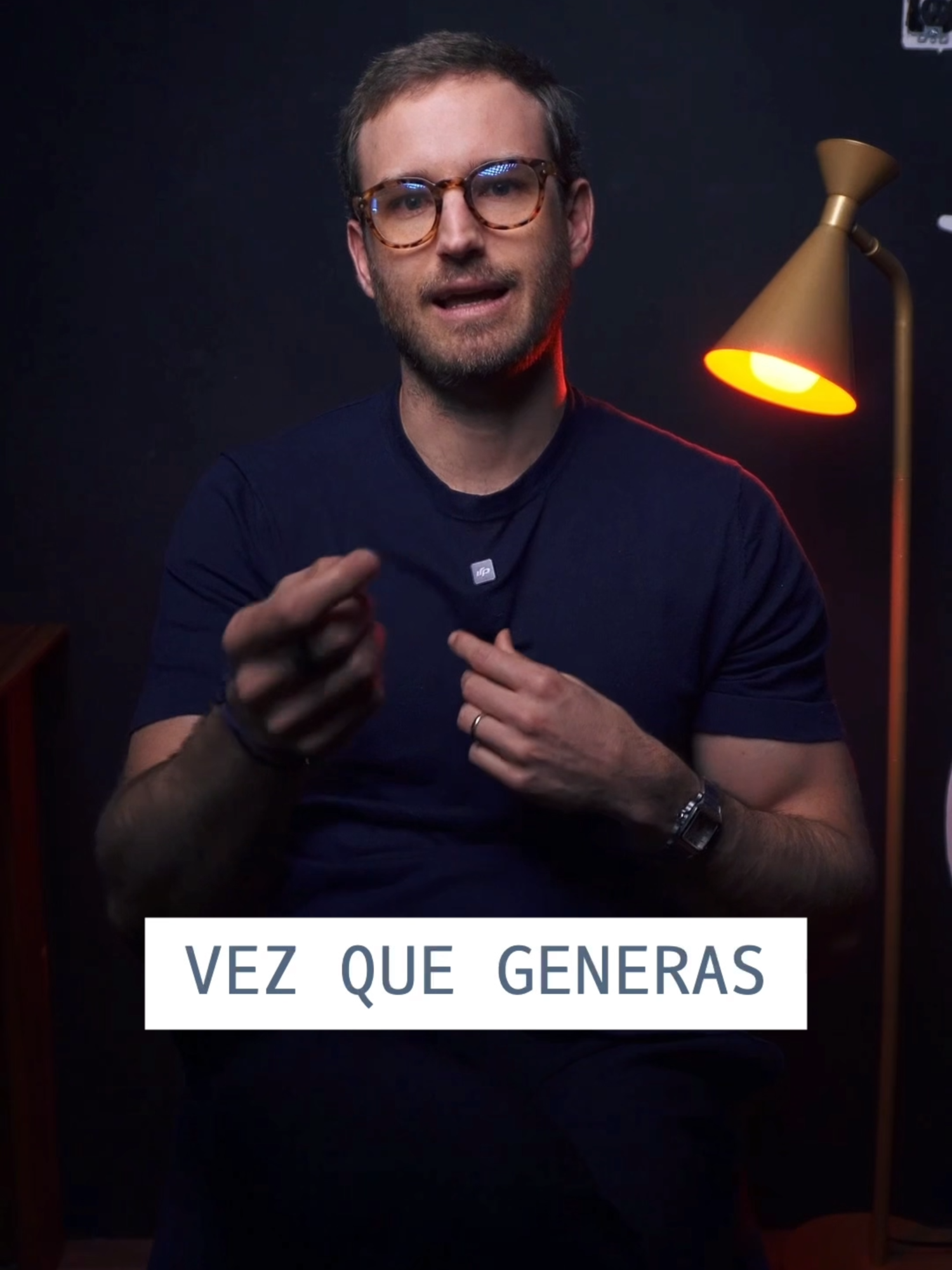 La peor decisión que he tomado en mi vida fue no saber qué hacer cuando empecé a generar dinero. Nadie te enseña eso. Nadie te dice qué pasa cuando logras lo que tanto pedías. Y de pronto lo tienes… pero no sabes cómo sostenerlo. Porque ganar dinero no es difícil. Difícil es tener mentalidad, estrategia y propósito para hacerlo crecer. Difícil es no sabotearte cuando las cosas van bien. Difícil es no volver a tu versión antigua cuando por fin estás avanzando. 💭 Aprendí que el dinero sin dirección se convierte en distracción. Y que la abundancia no llega por suerte, sino por estructura mental. #MarianoPorter #MentalidadDeCrecimiento #NegociosDigitales #Mindset #Emprendedores #InversionInteligente #Aprendizajes #MentalidadDeÉxito #Empren
