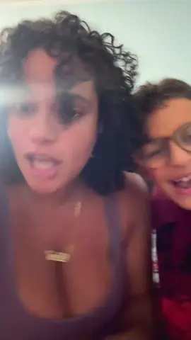 lol why shout the cute kiddos get all the attention lol #jet2 #beezinatrap #whatsup #momsmatter #momandson 