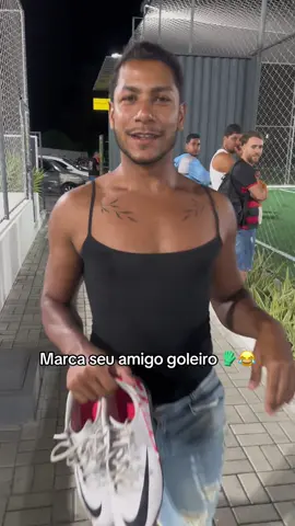 Marca seu amigo 😂🏳️‍🌈🧤🥅 #goleirogay #goleiros #resenha #humor #goleirosdefutsal⚽️🙌🏻 
