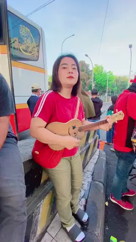 Pagi pagi nostalgia dengan lagu lama 🙌🏻 #punkrockjalanan #punkrock #bungurasih #mencarirezekihalal #pengamenviral 