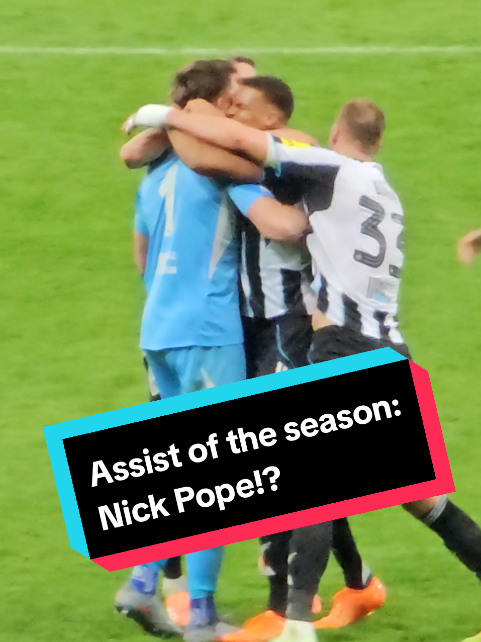 2nd goal of the night against #benfica Nick Pope throws the ball from his own box, like a heat seaking missile, recorded at 65 yards, straight to the feet of Barnes. With a lot of work to do, finishes fantastically well. Pope was poor with his feet as per but a couple of great saves and this assist, make up for it tonight. #nufc #newcastle #newcastleunited #championsleague 