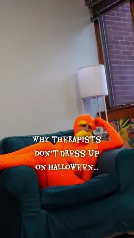 How would you react to your therapist pulling up to sesh like this??? • • • • • #therapisttok #therapyhumor #njtherapists #officehumor #halloweencostume 