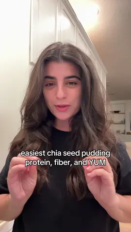 On a chia seed KICK!!! 🍓 #chiaseed #breakfastideas #protein 