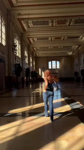 Magical sunshine hair flips✨.                                    ✨#hair#bluejeans#redhair