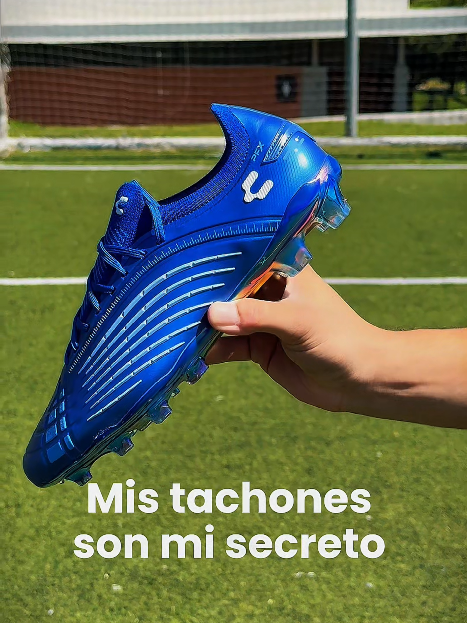 Hay hacks que marcan la diferencia. El nuestro: tachones CHARLY. Potencia y control en un solo par. 🔥 #PlayHard #Futbol #CHARLYMXOFICIAL