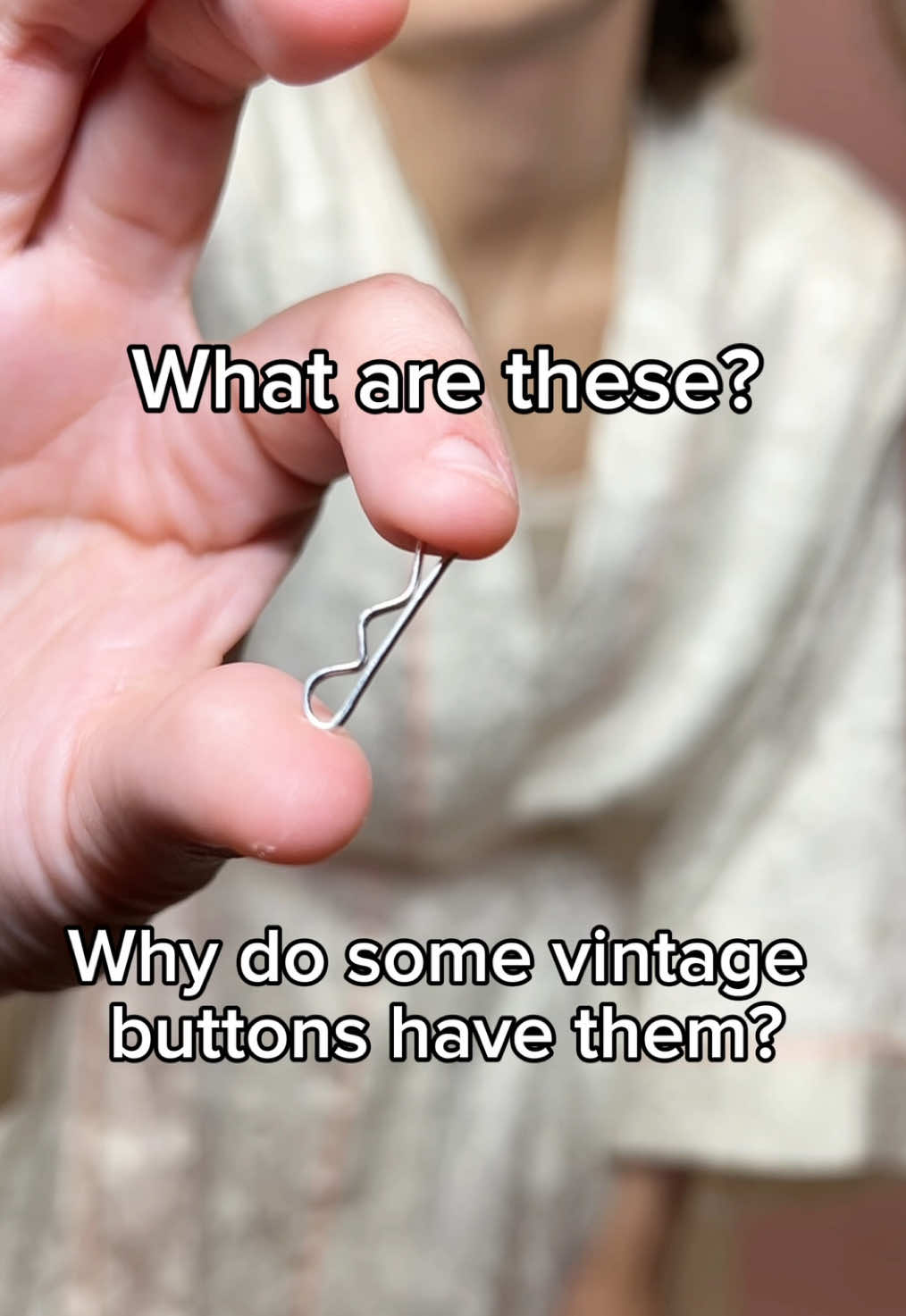 Detachable buttons, aka buttons with a weird tiny bobby pin looking thing, a humble piece of fashion history #80sfashion #vintagefashion #OOTD #grwm #newwave 