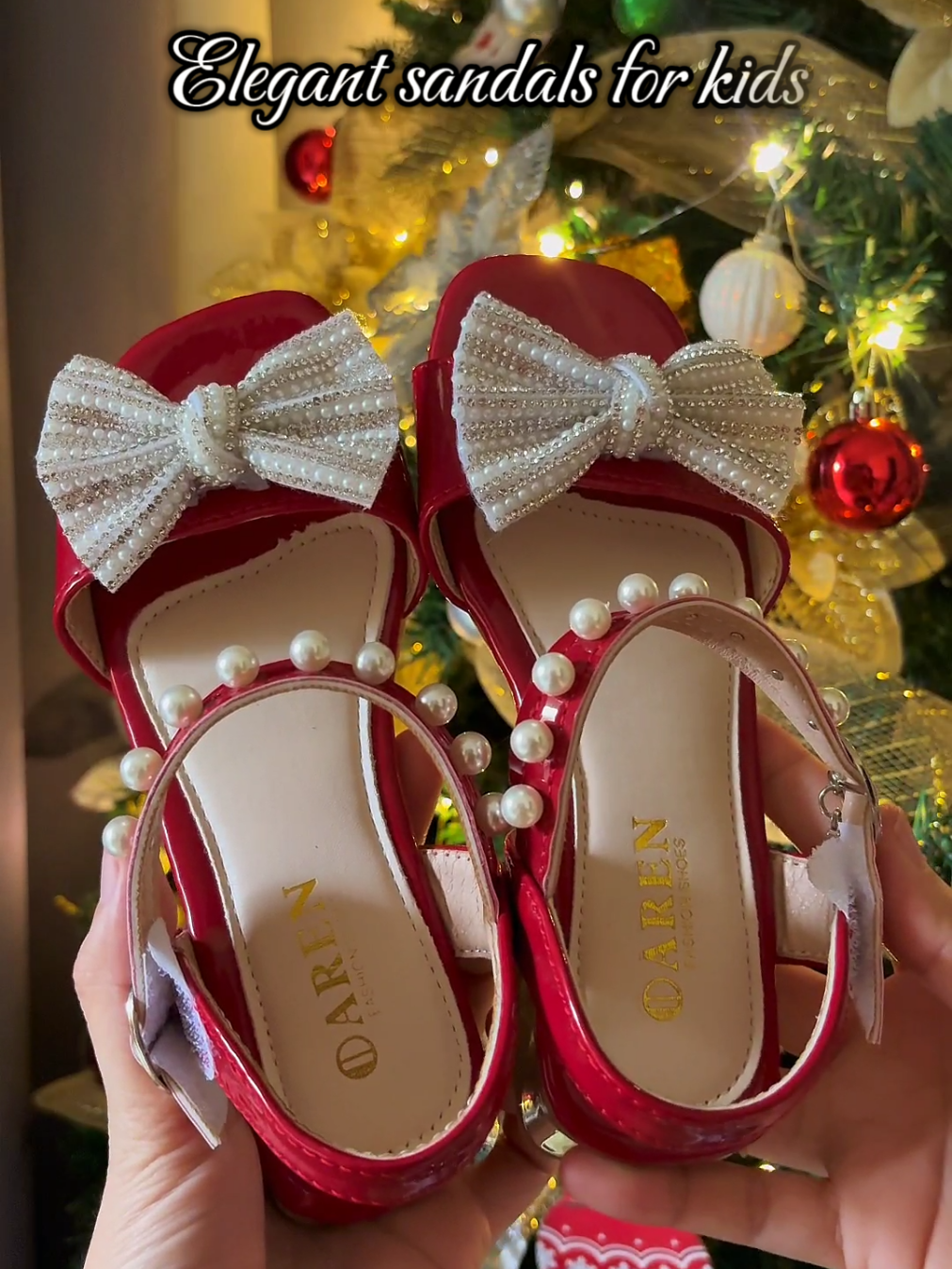 Make her outfit extra special with these adorable red sandals💃 #sandal #sandalforkids #kidsfootwear #kidswear #cutesandals 