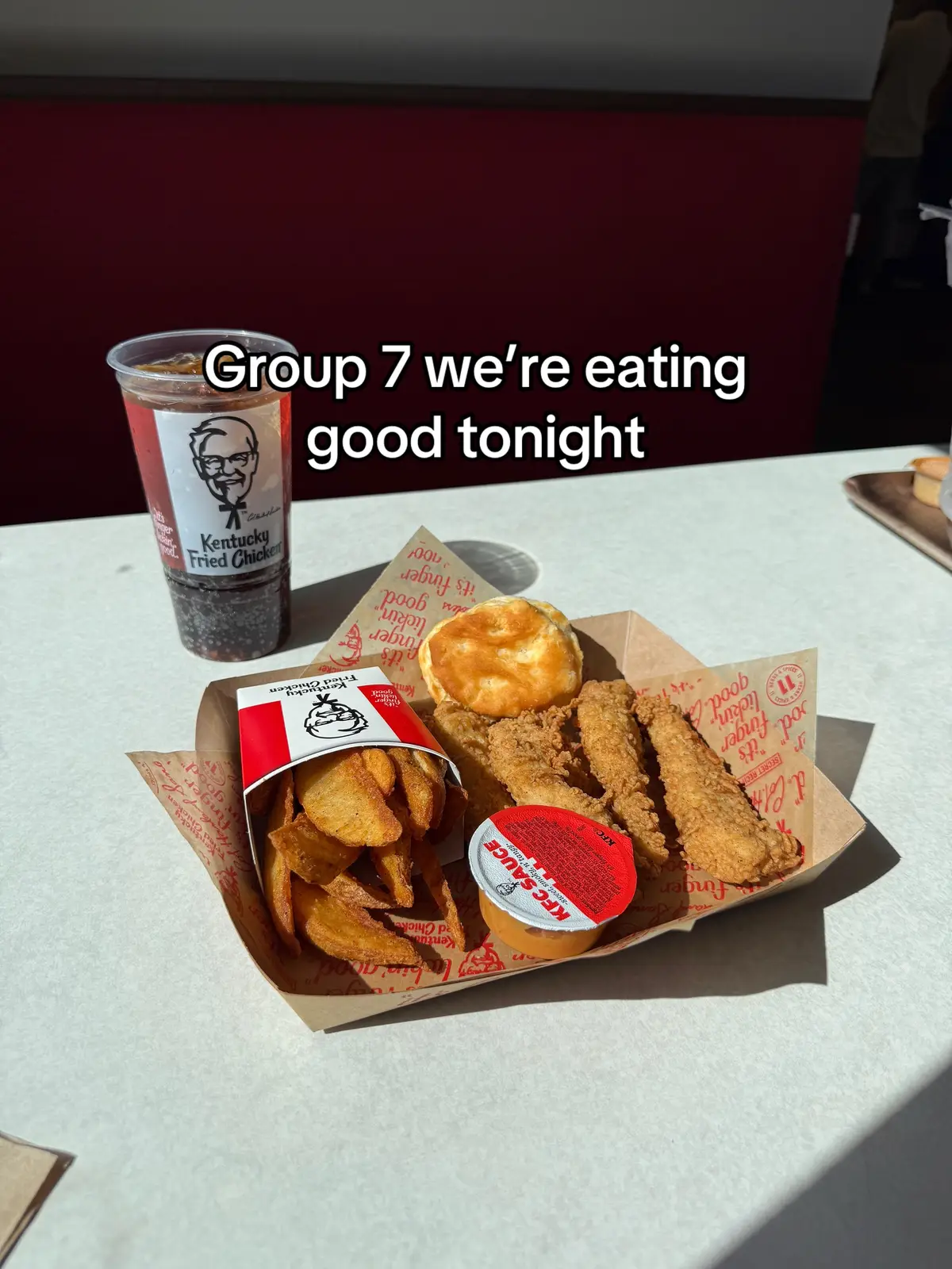 a tender for me, a tender for you 😩🫳 #kfc #group7 #chickentenders #potatowedges 