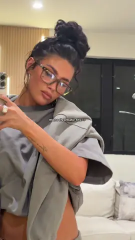 whole outfit from @Elite Eleven 😍 #eliteelevenpartner #monochromaticoutfit #falloutfits #sweatsuits #sportswear 