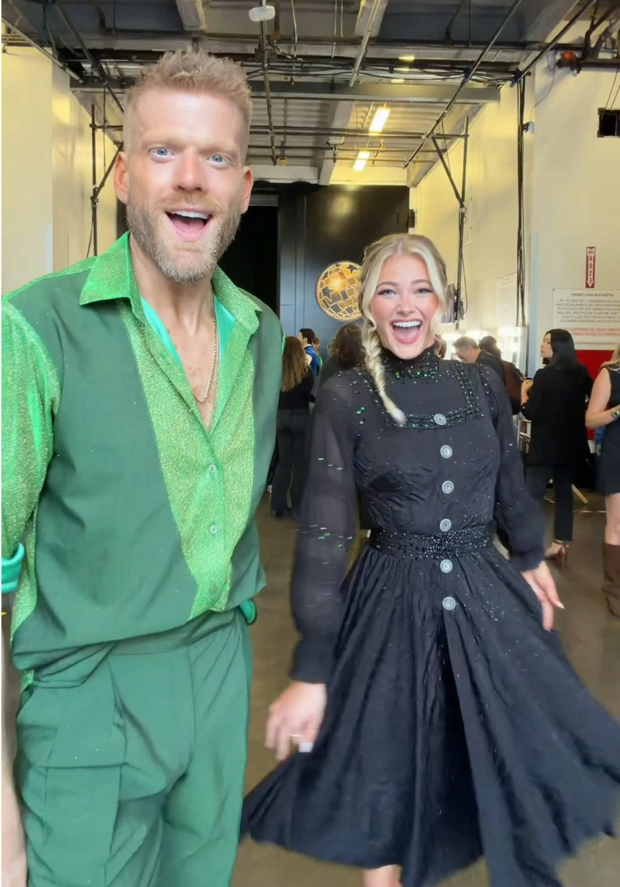 REJOICIFY!! Text ‘Scott’ to 21523 5–7pm PT to vote (10 times!!) Wicked night is HERE!! 🫧✨ @Dancing with the Stars #DWTS @Rylee Arnold @Wicked: For Good 💚🩷
