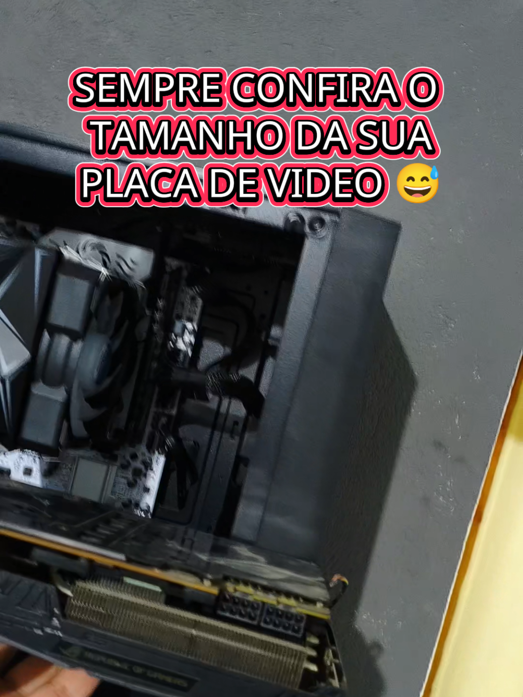 Sempre confira o tamanho da placa de vídeo e do seu gabinete 😅 #pcgamer #pcbarato #placadevideo #gabinetegamer #midtower 