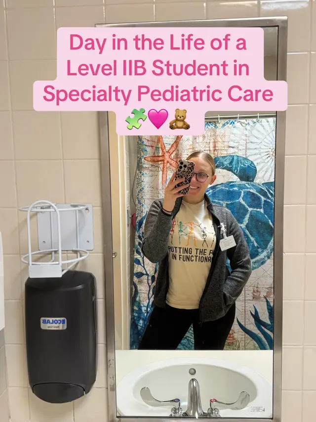 Authentic, silly DIML on this fine Tuesday 😌🤍 Loving every minute!  #DITL #GradStudent #GradSchool #occupationaltherapy #otschool 