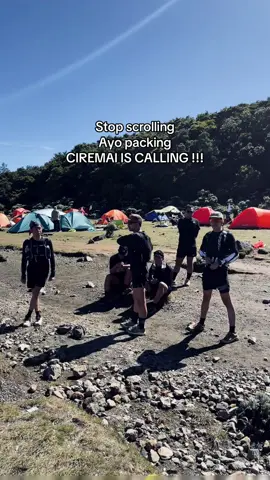 Ada yang mau ikut tanggal 1 - 2 november tektok ciremai? #trailrunning #pendakigunung #gununggedepangrango #fypage 