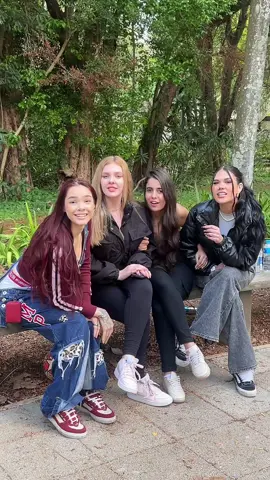 Linguagem de sinais universal @Ari Falcão 