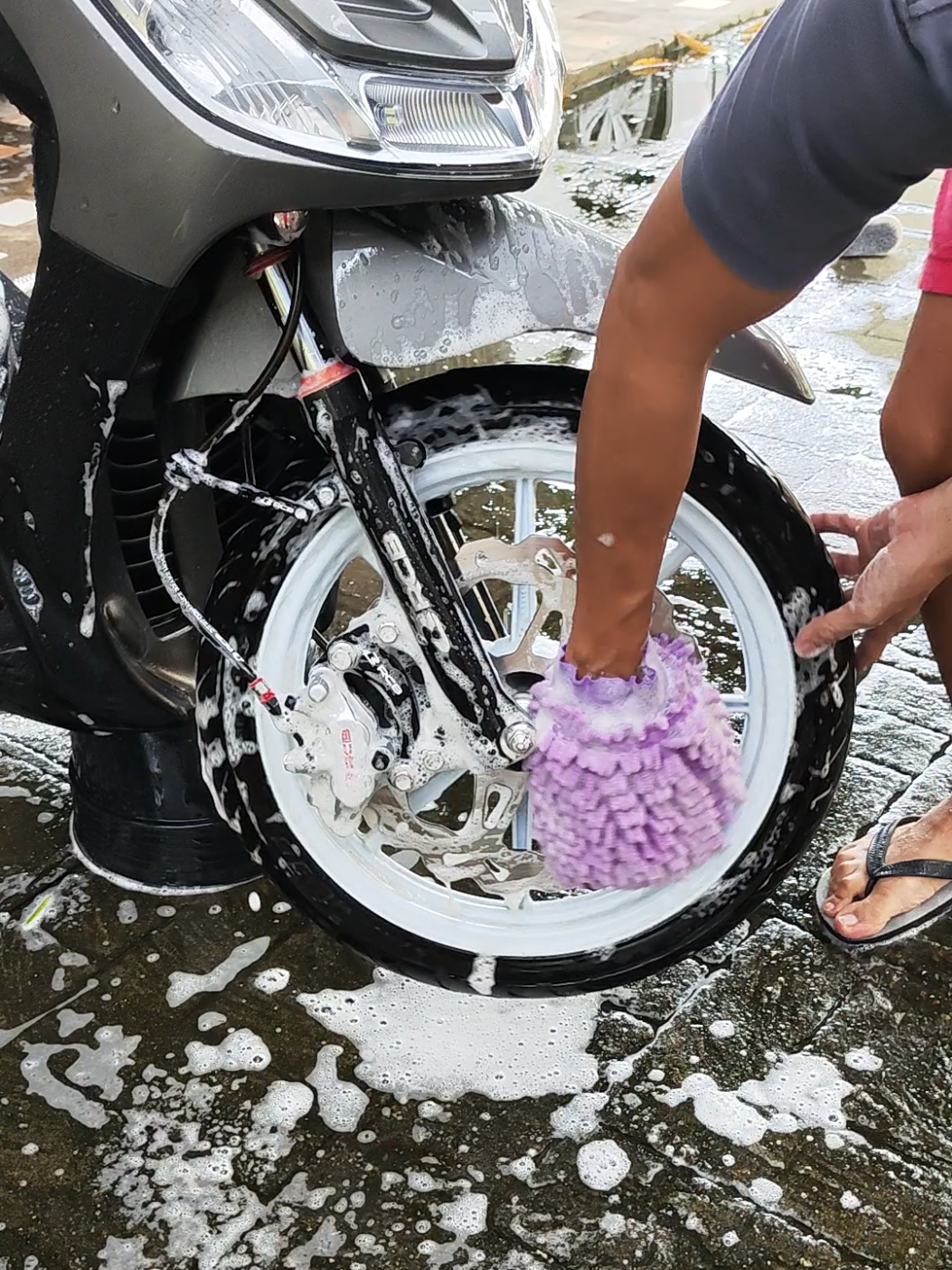 Affordable and quality cleaning set for cars and motorcycles cleaning set for motorcycles  cleaning set for cars car cleaning set motorcycle cleaning set #cleaningset #carcleaningset #motorcycleaningset #carcare #fypシ゚ 