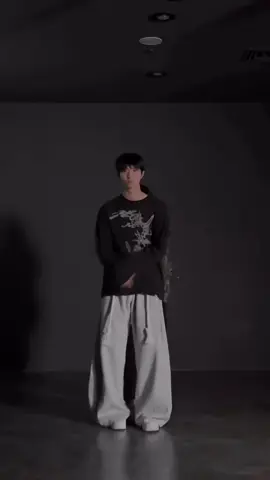 댄싱머신 모드 ON... 댄스력 미쳤다 진짜 ㄷㄷ . . (IG: e_.river22) . . #가람 #아트비트 #Garam #Artbeat #fyp #dance #trending #dancer #dancetrend 