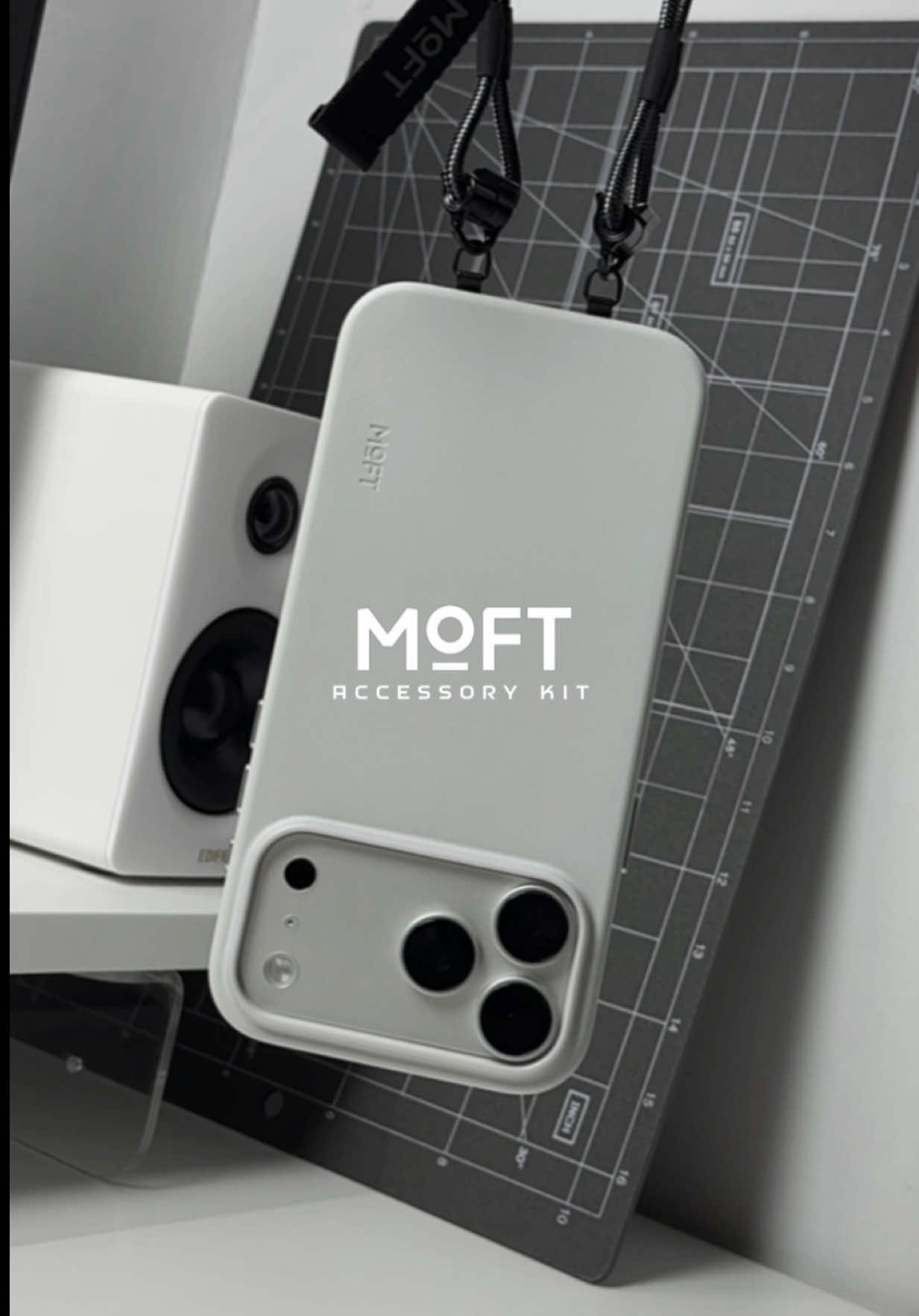 💜👉🏼 The Ultimate iPhone 17 Setup Turn your iPhone into a full modular system with the MOFT Snap Studio GiftBox — not just protection, but pure functionality. Includes: • MOVAS MagSafe Case • Snap Field Wallet (8 cards + stand) • Snap Tripod Wallet (float, vlog, view) • Snap Duo Watch Band & Lanyard Clean. Minimal. Fully modular. Your all-in-one iPhone 17 kit. > @425degree  #MOFT #moftsnapstudiogiftbox #iphone17 #unboxing #caseiphone 