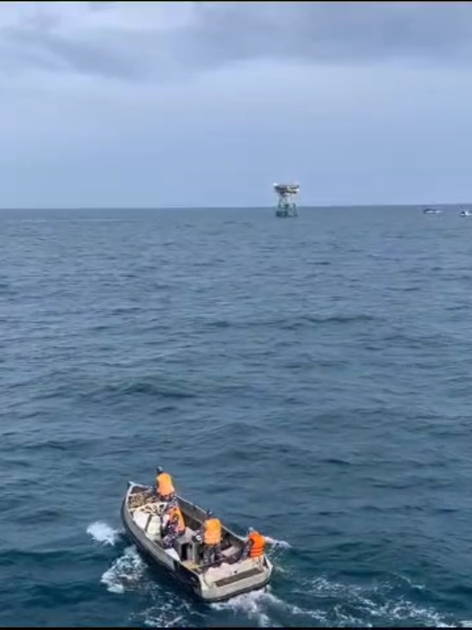 Viết tiếp câu chuyện đường Hồ Chí Minh trên biển  #vung2haiquan  #nhagiandk 