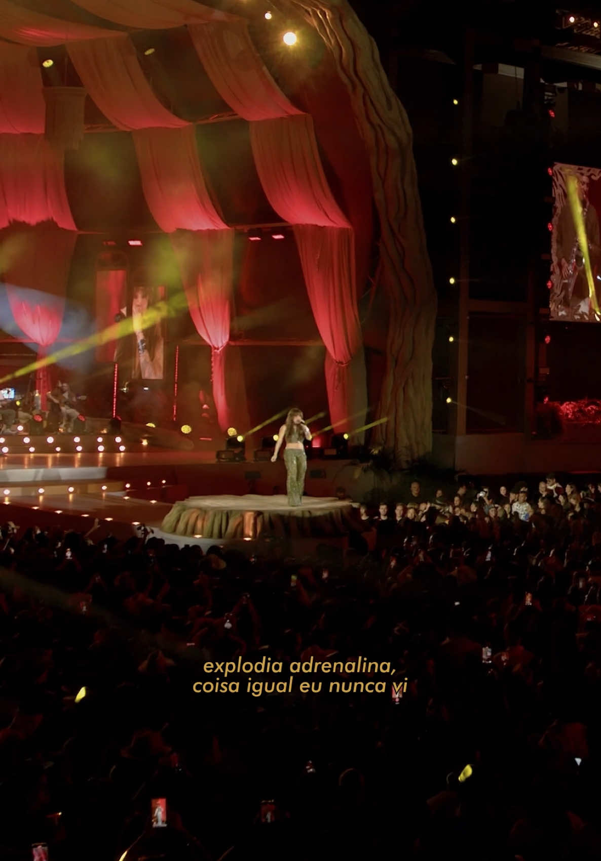 Isso é Raiz BH de um jeitinho diferenteee! 🤠💃🏻 Continuem ouvindo as modas…Tá lindo demais ver vocês curtindo tudo! #lauanaprado #musicanova #raizbh 