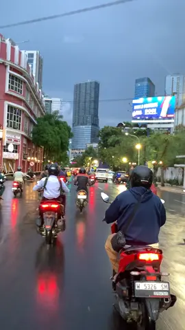 Surabaya after Rain#surabya24jam #surabaya #surabayapunyacerita #fyp #foryoupage 