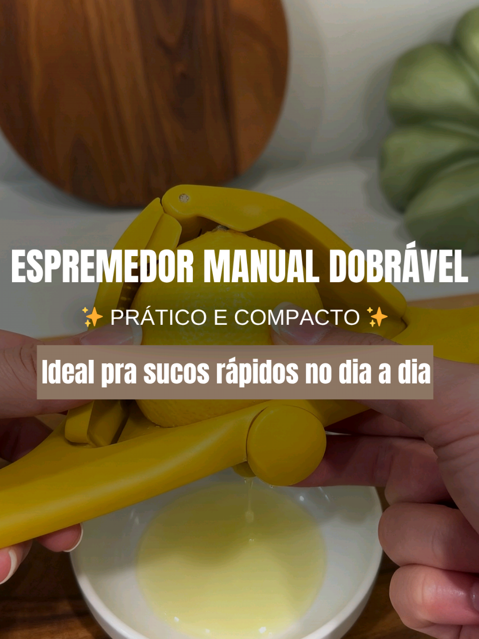 Esse espremedor manual dobrável é super prático e eficiente! 🍊✨ Perfeito pra preparar sucos naturais rapidinho, sem ocupar espaço na cozinha! #AchadinhosDeCasa   #CozinhaPrática   #UtensiliosDeCozinha   #DicaDeCasa   #fyp