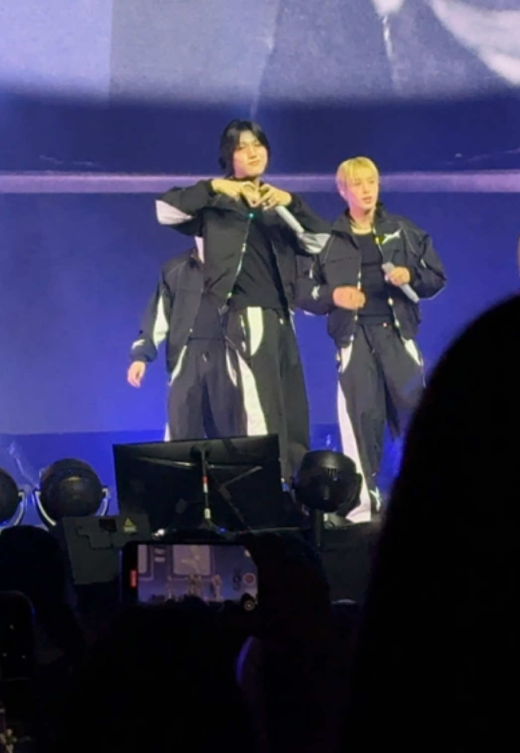 Can’t stop thinking about this. Had a blast and Theo’s vocals are insane 😱   Not Jongseob throwing a little heart 😭 he’s so cute! #p1harmony #mostwantedtour #p1ece 