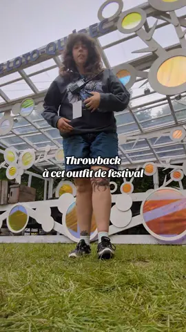 Le parfait coton ouaté réconfortant c'est celui de «Toujours vivant» 🦇 #festivalfit #fitckeck #OOTD #gerryboulet #vampiregirl 
