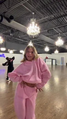 So excited for DWTS tonight!  set from @Edikted 🩷 Use code KAMPETE10 for discount #ediktedad #edikted 