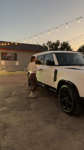 Se me quedó la llave el carro😬