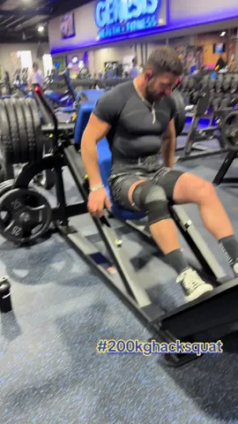 #hacksquat #newpb #gym #gymrat #dontskiplegday 