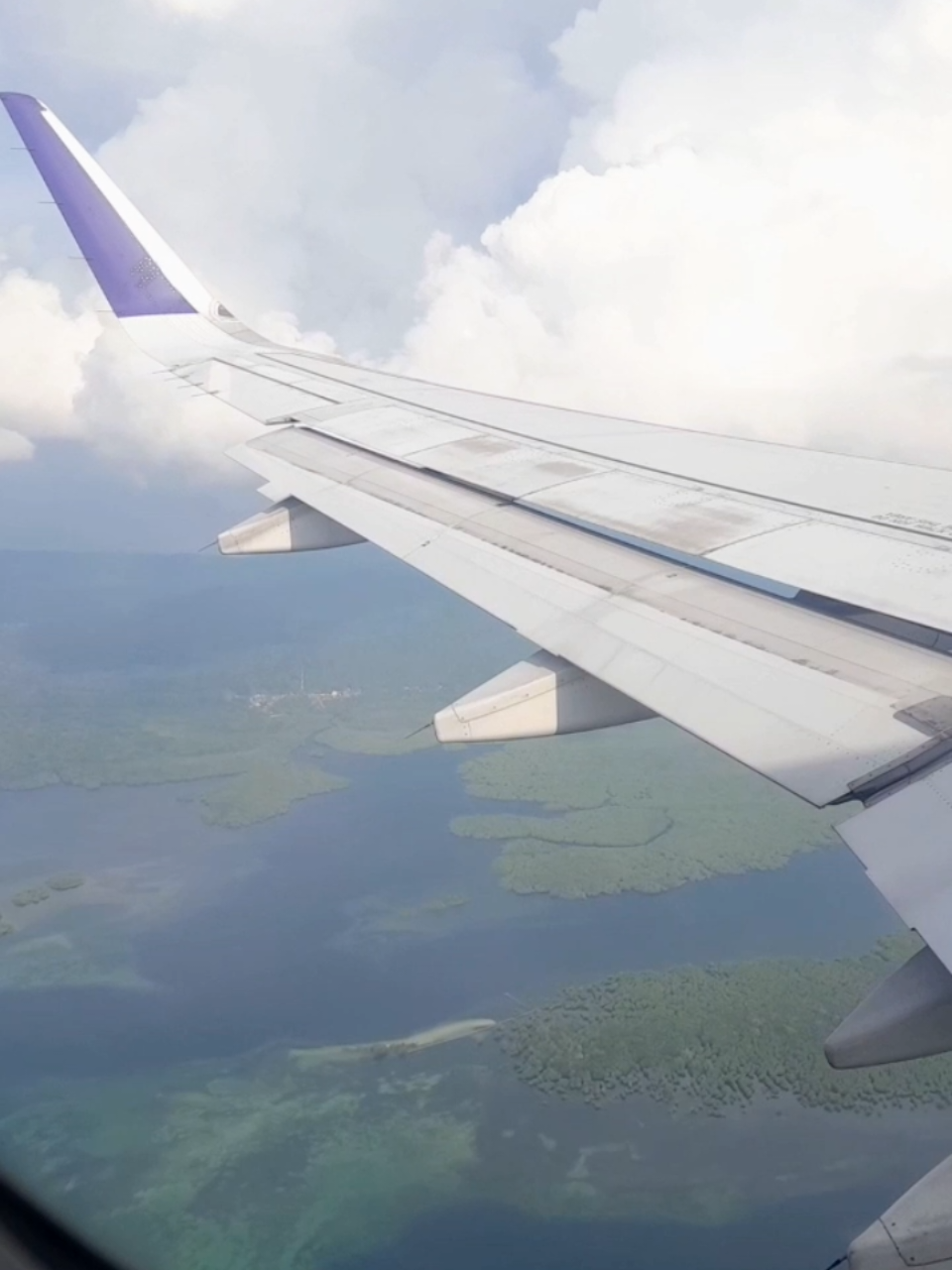Kalau ke Manado kita orang wajib beli apa dang? #manadopunya #fypシ゚  #oleholehmanado #manadobagoyang  #samratulangiairport 
