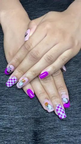 Super cute and girly Halloween 👻 ghost and checkers #nailinspo #nailart #spookyseason #halloweennails #nails 