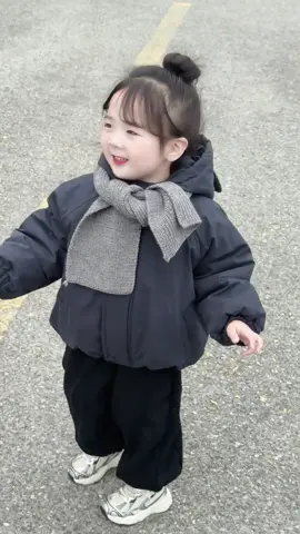 E có nhiều đồ xinh lắm nè. Vào trang lựa các c uii🥰🥰#thoitrangtreem #phoidoxinh #quanaotreem #embedangyeu #setbegai 