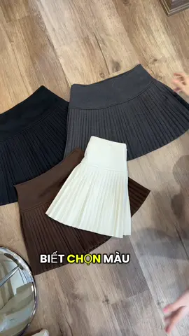 Chân váy dạ xếp ly#ceonha3chang #thoitrangnu #xh #thoitranghottrend #chanvayxeply 