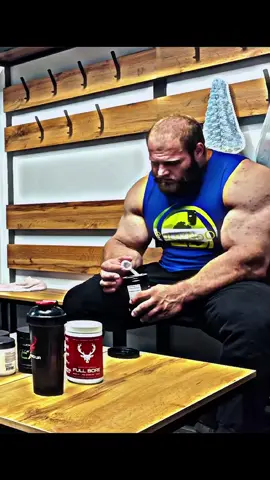 GET PUMP 😉🫵🏼 . . #buckedup #tiktokshop #preworkout #yujirohanma #fyp 