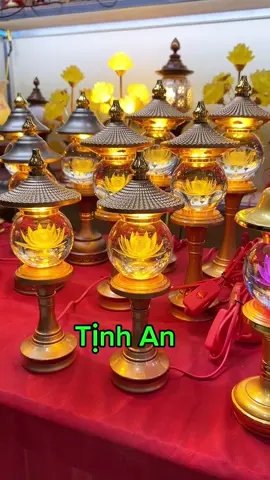 Các mẫu đèn cầu phale hoa sen tại cửa hàng bên e . Đủ size cho khách lựa chọn ạ#dothocung #denthohoasen #denphale #thocung #phatphap #tamlinh #bantho #denthoquangvi #khonggiantho 